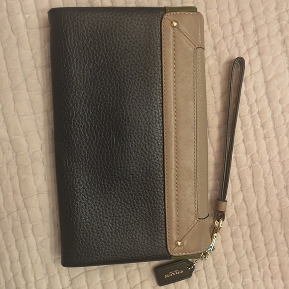 Coach wristlet clutch/wallet - Picture 5 of 6